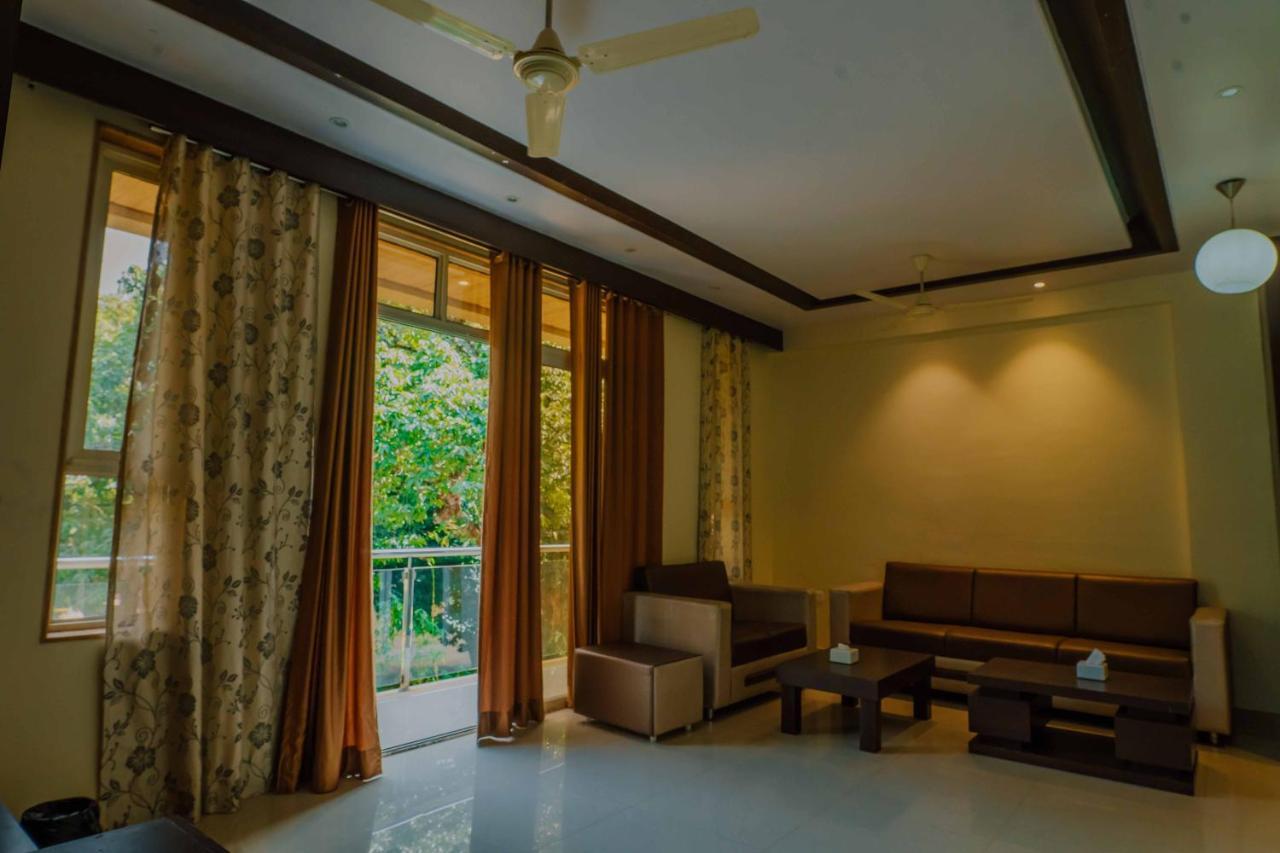 The Oak Woods Hotel Mahabaleshwar Exterior photo