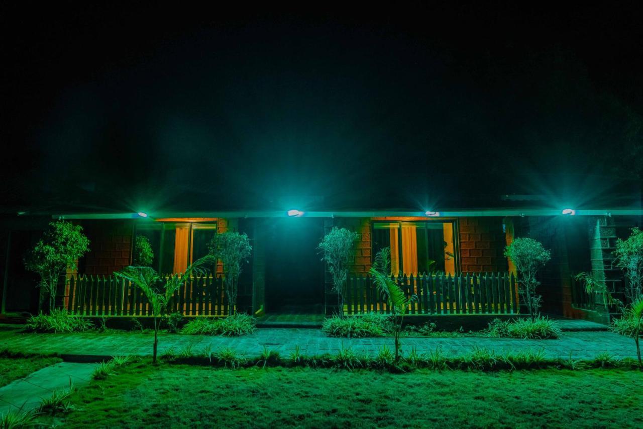 The Oak Woods Hotel Mahabaleshwar Exterior photo