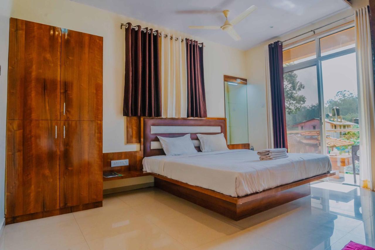 The Oak Woods Hotel Mahabaleshwar Exterior photo