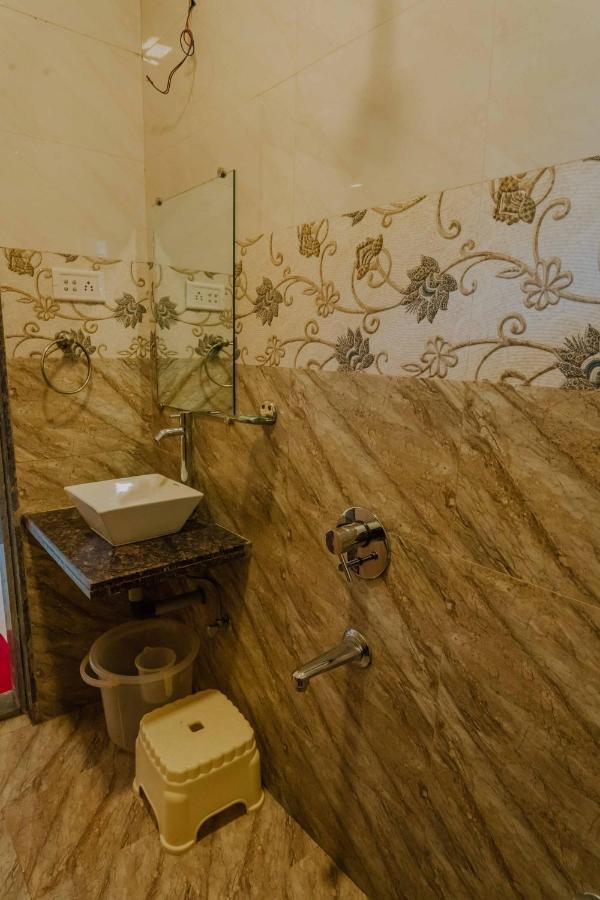 The Oak Woods Hotel Mahabaleshwar Room photo