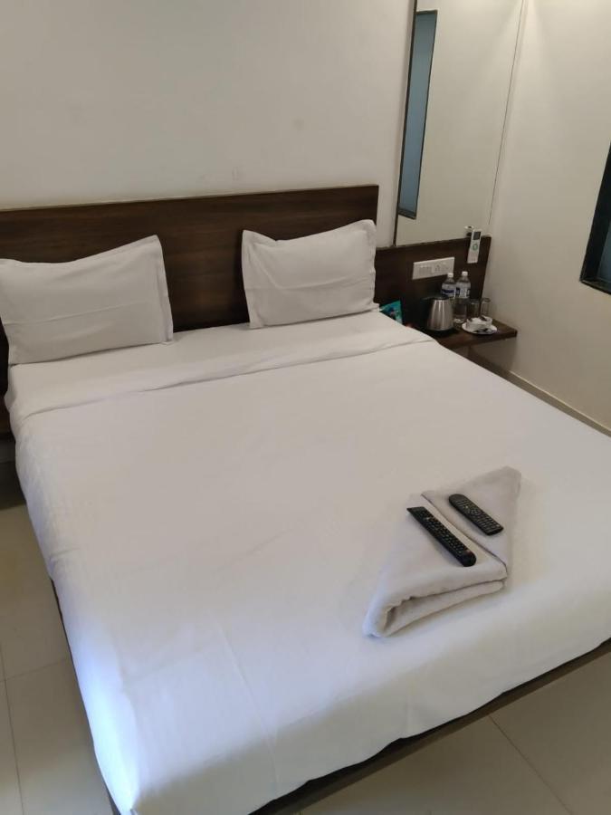 The Oak Woods Hotel Mahabaleshwar Exterior photo